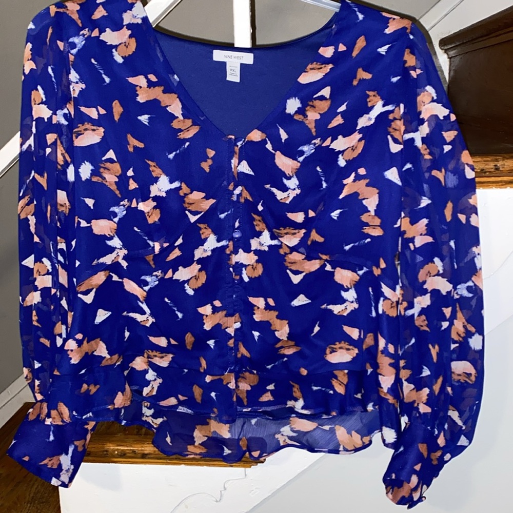 NWT Nine West Royal Blue, Rose & Cream Print Blouse Buttons down Size PXL